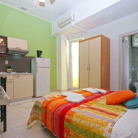 Apartments Oriana 898 Пула Екстериор снимка