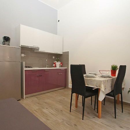 Apartments Oriana 898 Пула Екстериор снимка