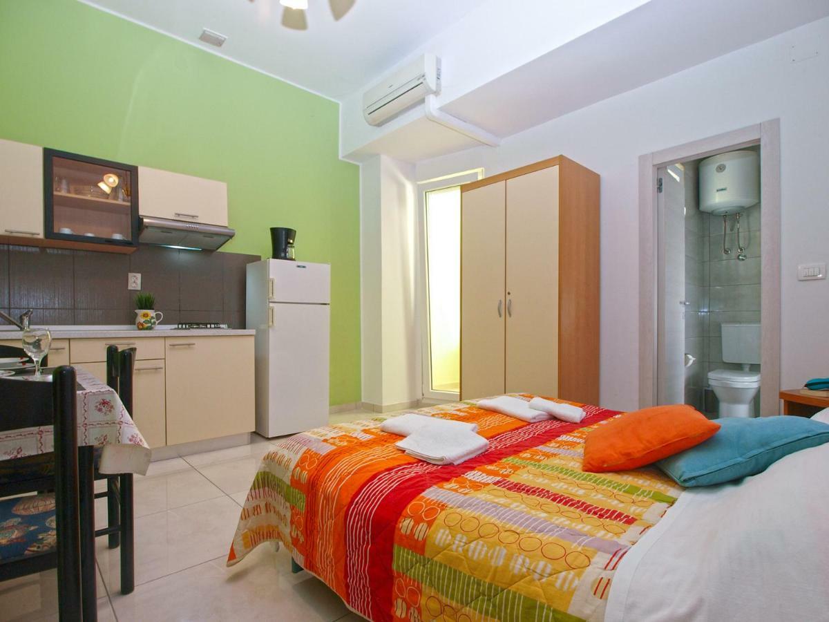 Apartments Oriana 898 Пула Екстериор снимка