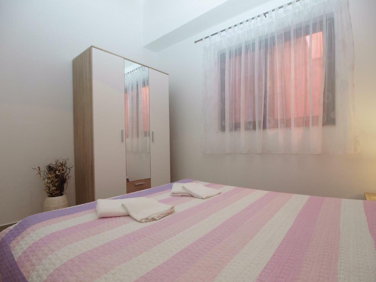 Apartments Oriana 898 Пула Екстериор снимка