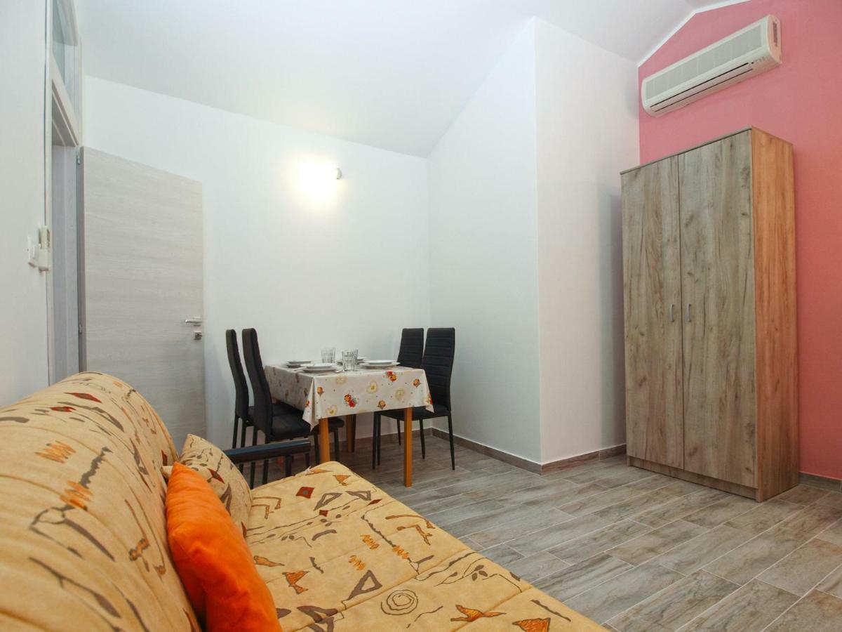 Apartments Oriana 898 Пула Екстериор снимка